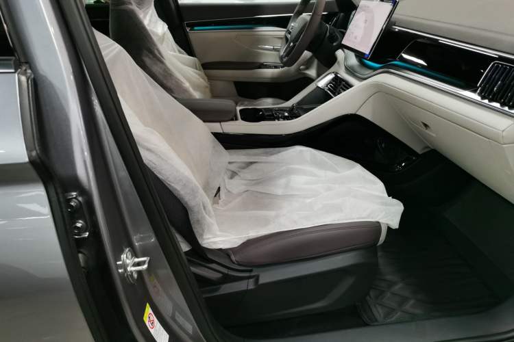 Used BYD Song PLUS New Energy 2025 DM-i 112KM Prestige Model Right Front Seat