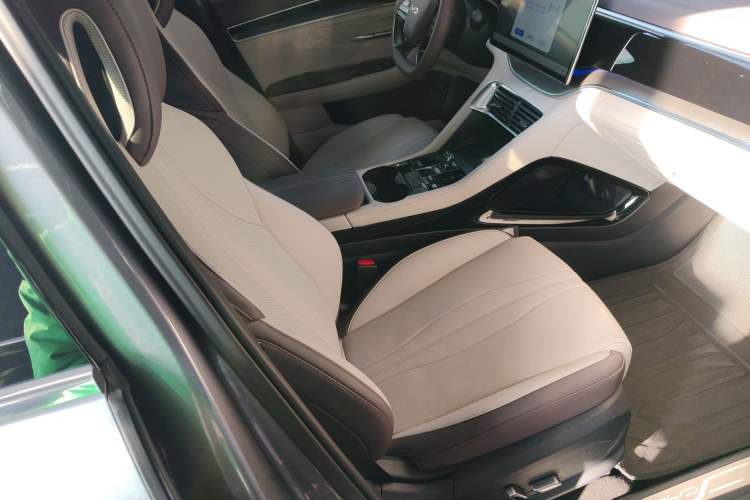 Used BYD Song PLUS New Energy 2025 EV Smart Drive Edition 605km Flagship Model Right Front Seat