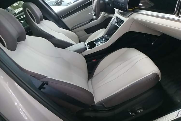 Used BYD Song PLUS New Energy 2025 DM-i Intelligent Driving 160KM Flagship Model Right Front Seat