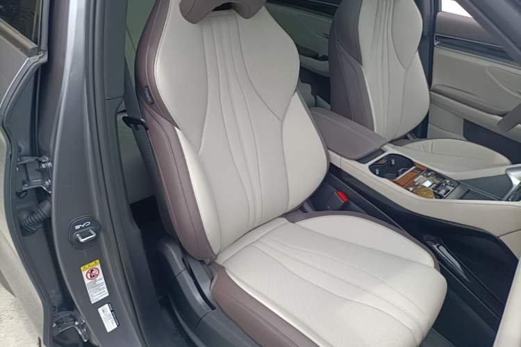 Used BYD Song PLUS New Energy 2025 DM-i 112KM Prestige Model Right Front Seat