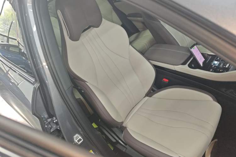 Used BYD Song PLUS New Energy 2025 DM-i Intelligent Driving 112KM Prestige Model Right Front Seat