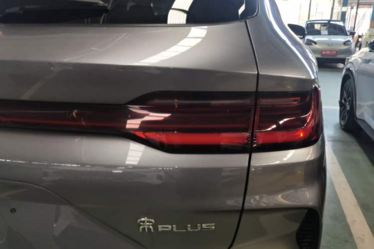 Used BYD Song PLUS New Energy 2025 DM-i 112KM Prestige Model Right Rear Taillight