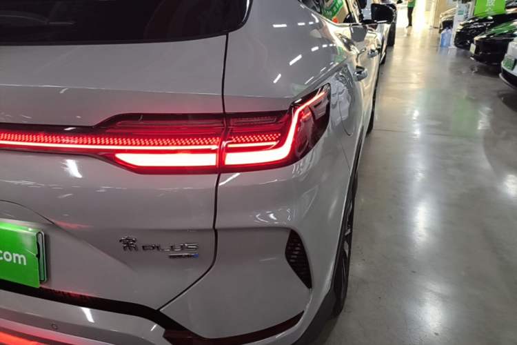 Used BYD Song PLUS New Energy 2025 EV Smart Drive Edition 605km Flagship Model Right Rear Taillight