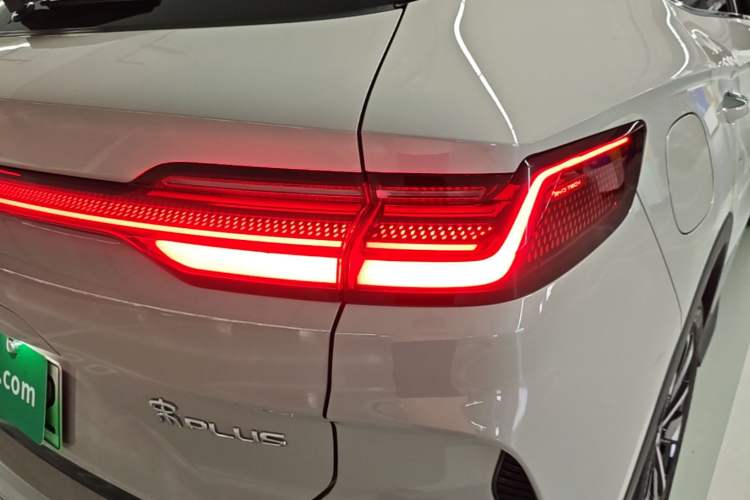 Used BYD Song PLUS New Energy 2025 DM-i 112KM Prestige Model Right Rear Taillight