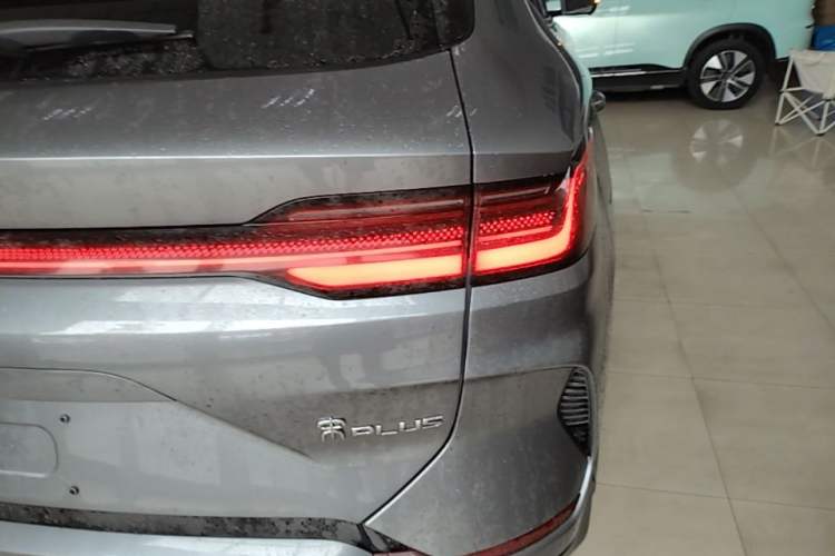 Used BYD Song PLUS New Energy 2025 DM-i 112KM Prestige Model Right Rear Taillight