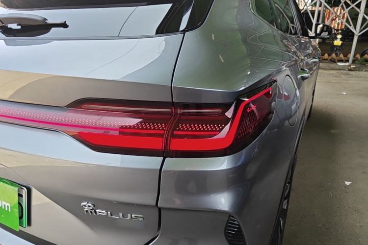Used BYD Song PLUS New Energy 2025 EV Intelligent Driving Edition 520km Luxury Model Right Rear Taillight