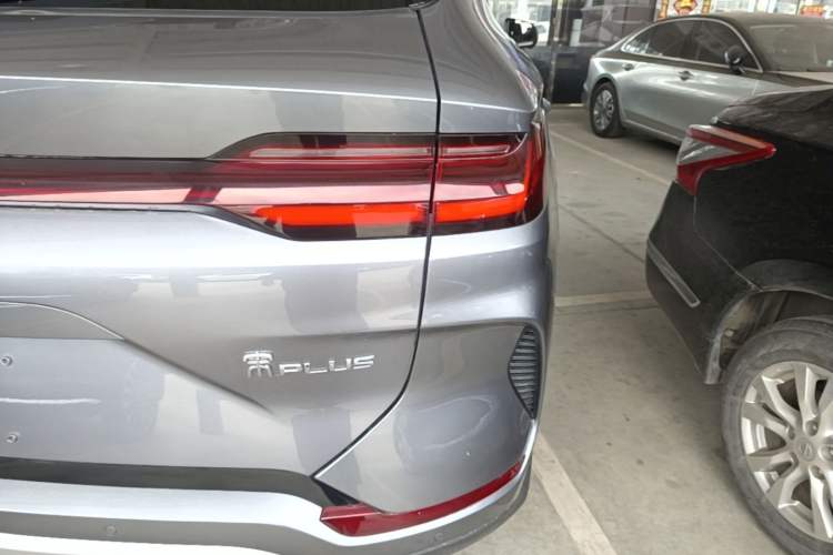 Used BYD Song PLUS New Energy 2025 DM-i 112KM Prestige Model Right Rear Taillight