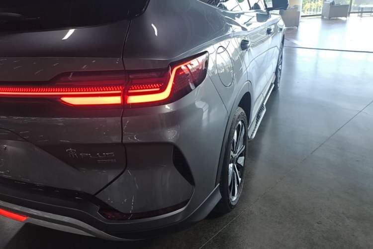 Used BYD Song PLUS New Energy 2025 EV Intelligent Driving Edition 520km Luxury Model Right Rear Taillight