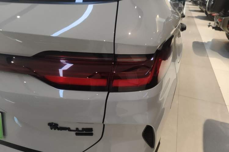 Used BYD Song PLUS New Energy 2025 DM-i Intelligent Driving 160KM Flagship Model Right Rear Taillight