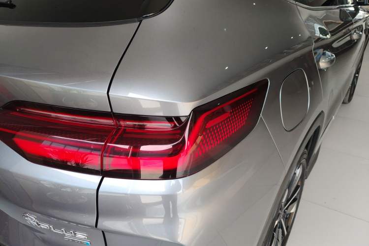 Used BYD Song PLUS New Energy 2025 DM-i 112KM Prestige Model Right Rear Taillight