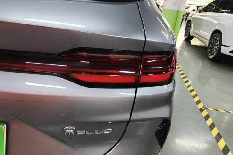 Used BYD Song PLUS New Energy 2025 DM-i 112KM Prestige Model Right Rear Taillight