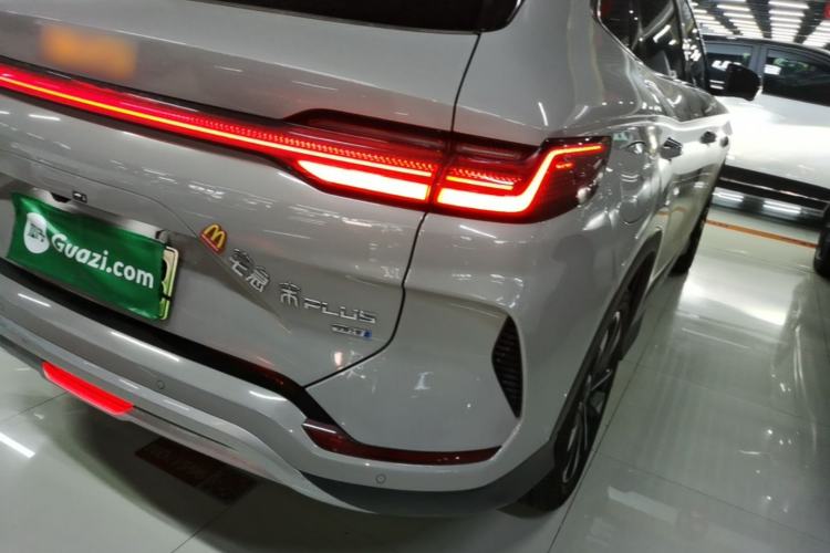 Used BYD Song PLUS New Energy 2025 DM-i Smart Drive 112KM Prestige Model Right Rear Taillight
