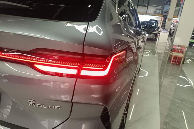Used BYD Song PLUS New Energy 2025 DM-i 112KM Prestige Model Right Rear Taillight