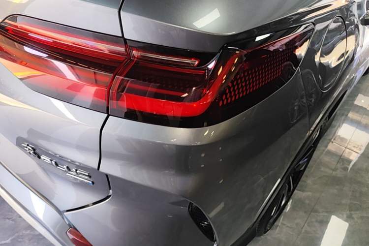 Used BYD Song PLUS New Energy 2025 EV Intelligent Driving Version 520km Premium Model Right Rear Taillight