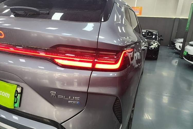 Used BYD Song PLUS New Energy 2025 DM-i Smart Drive 112KM Prestige Model Right Rear Taillight