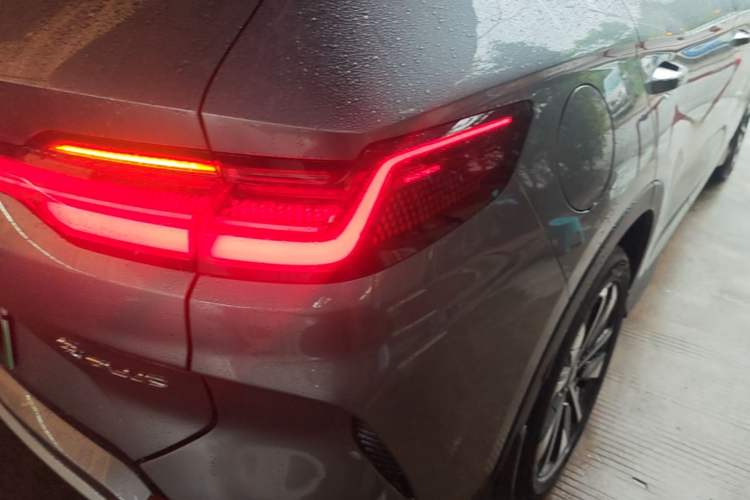 Used BYD Song PLUS New Energy 2025 EV 520km Premium Version Right Rear Taillight