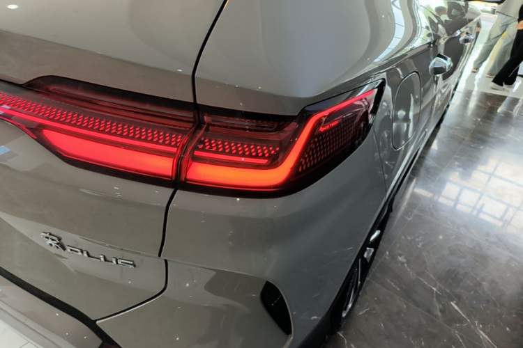 Used BYD Song PLUS New Energy 2025 DM-i 112KM Prestige Model Right Rear Taillight