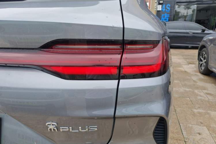 Used BYD Song PLUS New Energy 2025 DM-i 112KM Prestige Model Right Rear Taillight