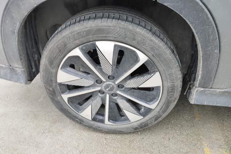 Used BYD Song PLUS New Energy 2025 DM-i 112KM Prestige Model Right Rear Wheel Hub