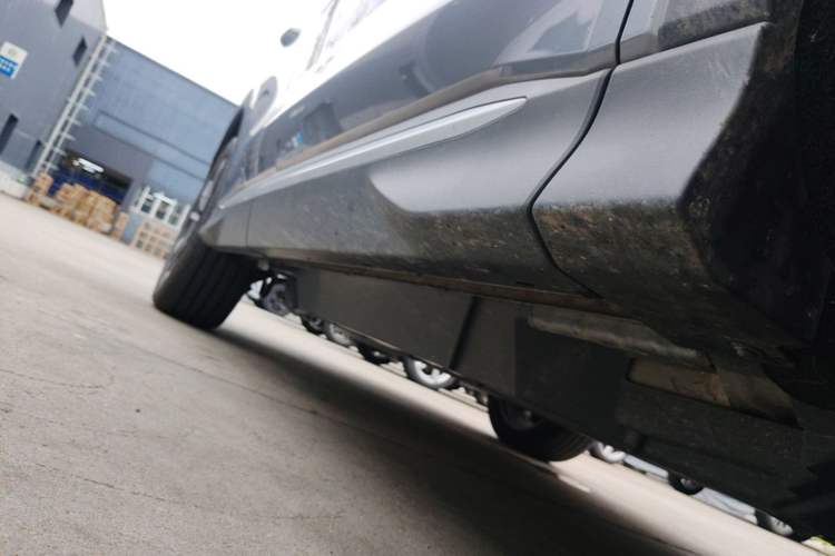 Used BYD Song PLUS New Energy 2025 EV with 605 km Range – Flagship Version Right Side Sill