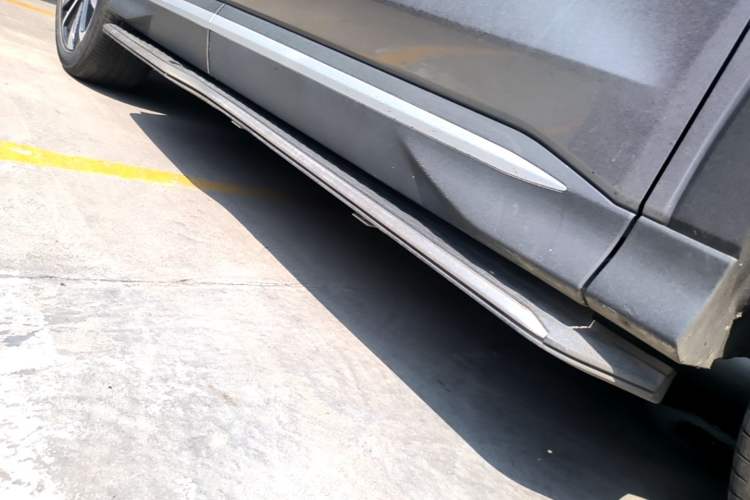 Used BYD Song PLUS New Energy 2025 DM-i 75KM Luxury Model Right Side Sill