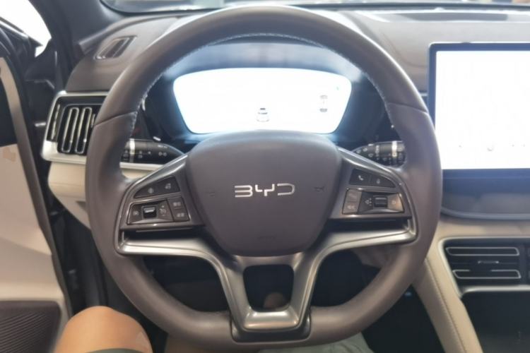 Used BYD Song PLUS New Energy 2025 DM-i 112KM Prestige Model Steering Wheel