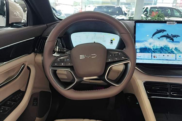 Used BYD Song PLUS New Energy 2025 DM-i Smart Drive 112KM Prestige Model Steering Wheel