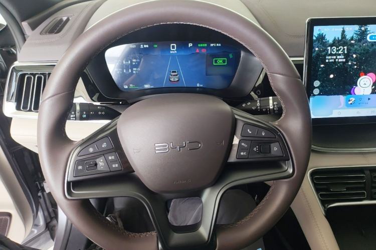Used BYD Song PLUS New Energy 2025 EV 520km Luxury Version Steering Wheel