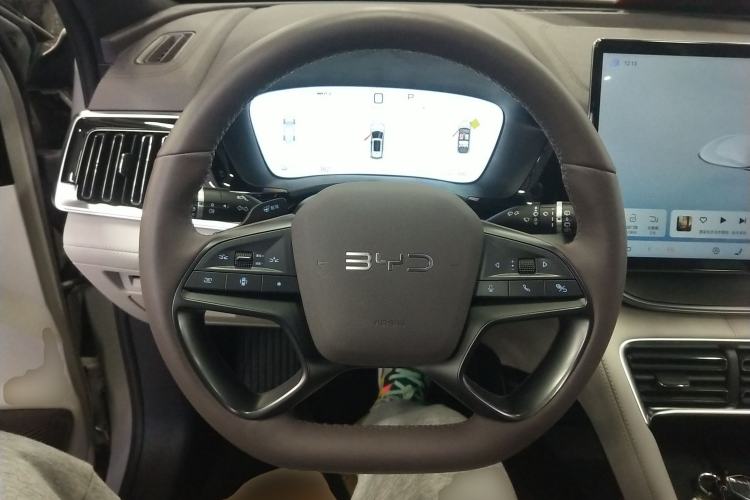 Used BYD Song PLUS New Energy 2025 EV Intelligent Driving Version 520km Premium Model Steering Wheel