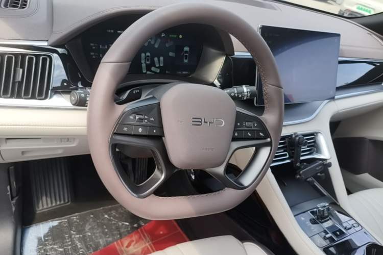 Used BYD Song PLUS New Energy 2025 EV 520km Luxury Version Steering Wheel