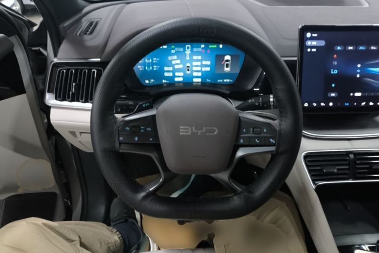 Used BYD Song PLUS New Energy 2025 EV Intelligent Driving Edition 520km Luxury Model Steering Wheel