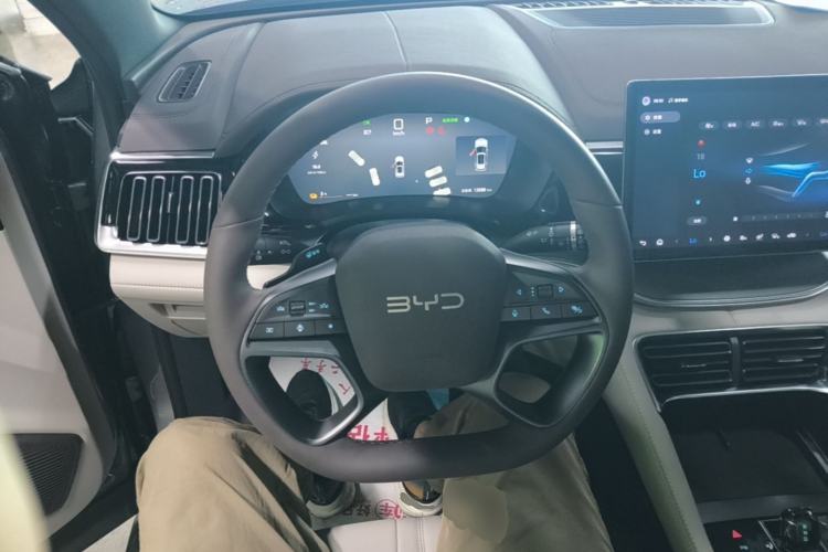 Used BYD Song PLUS New Energy 2025 EV Intelligent Driving Edition 520km Luxury Model Steering Wheel