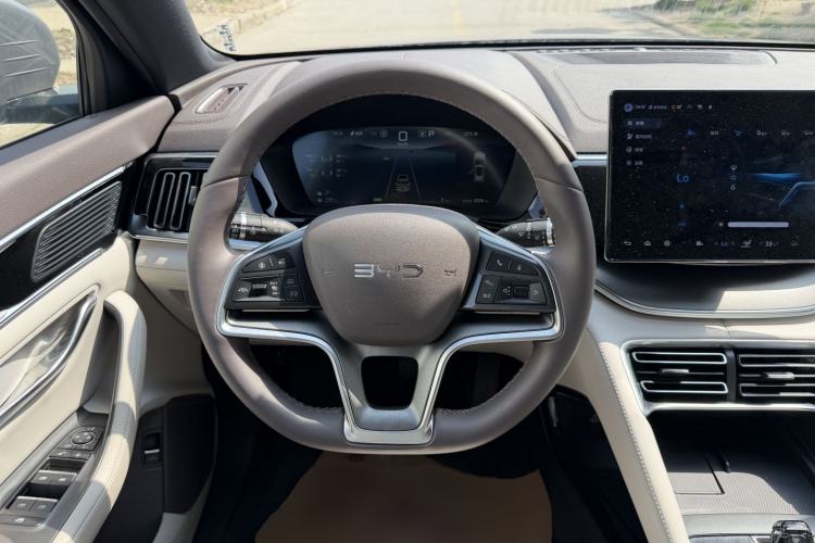 Used BYD Song PLUS New Energy 2025 DM-i 112KM Prestige Model Steering Wheel
