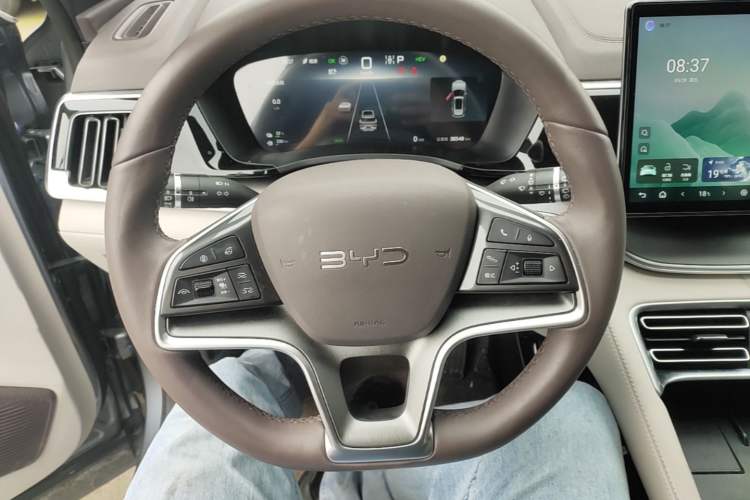 Used BYD Song PLUS New Energy 2025 DM-i 112KM Prestige Model Steering Wheel