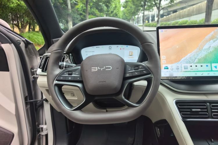 Used BYD Song PLUS New Energy 2025 DM-i Smart Drive 112KM Prestige Model Steering Wheel
