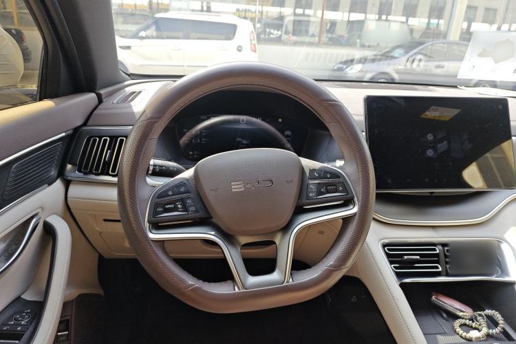 Used BYD Song PLUS New Energy 2025 DM-i 112KM Prestige Model Steering Wheel