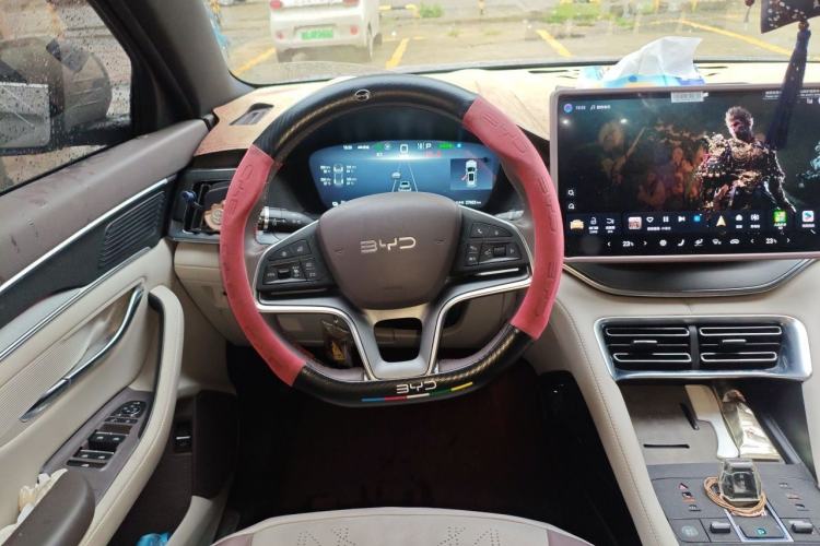 Used BYD Song PLUS New Energy 2025 EV with 605 km Range – Flagship Version Steering Wheel