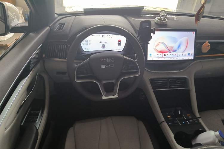 Used BYD Song PLUS New Energy 2025 DM-i 112KM Prestige Model Steering Wheel