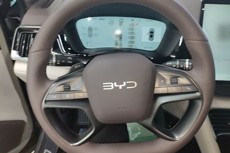 Used BYD Song PLUS New Energy 2025 DM-i Intelligent Driving 160KM Flagship Model Steering Wheel