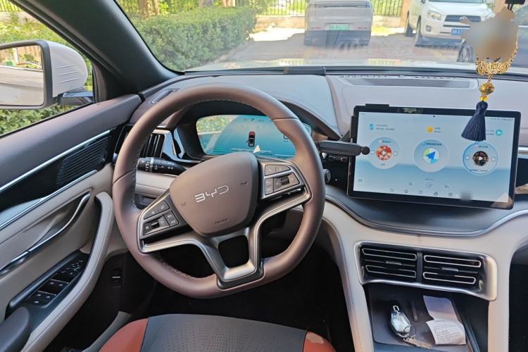 Used BYD Song PLUS New Energy 2025 DM-i 75KM Luxury Model Steering Wheel