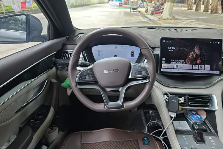 Used BYD Song PLUS New Energy 2025 EV 520km Luxury Version Steering Wheel