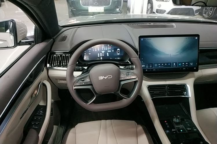 Used BYD Song PLUS New Energy 2025 DM-i Intelligent Driving 160KM Flagship Model Steering Wheel