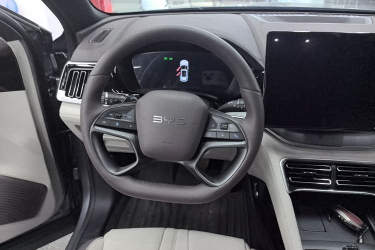 Used BYD Song PLUS New Energy 2025 EV Intelligent Driving Version 520km Premium Model Steering Wheel