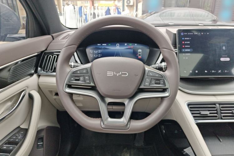 Used BYD Song PLUS New Energy 2025 DM-i 112KM Prestige Model Steering Wheel