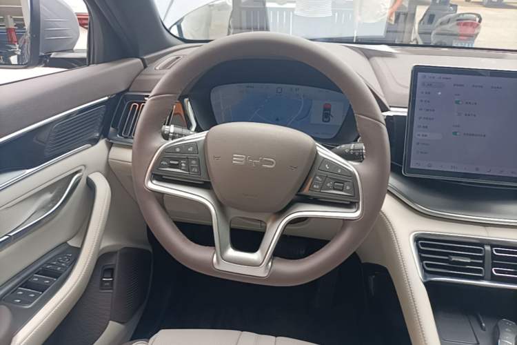 Used BYD Song PLUS New Energy 2025 DM-i 112KM Prestige Model Steering Wheel