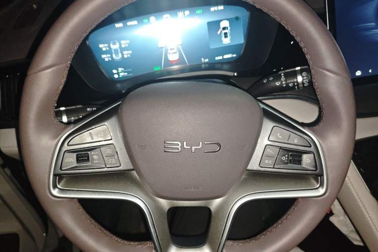 Used BYD Song PLUS New Energy 2025 DM-i 112KM Prestige Model Steering Wheel