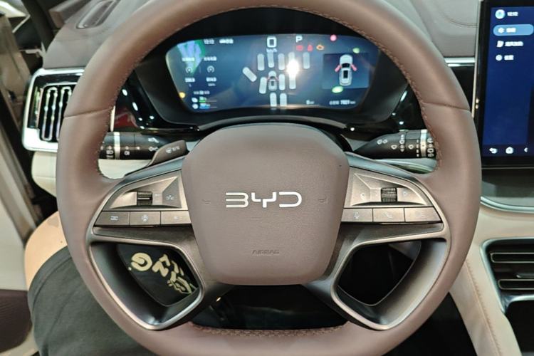 Used BYD Song PLUS New Energy 2025 DM-i Intelligent Driving 112KM Prestige Model Steering Wheel