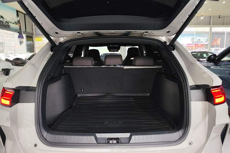 Used BYD Song PLUS New Energy 2025 DM-i Smart Drive 112KM Prestige Model Trunk