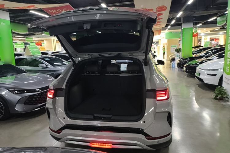 Used BYD Song PLUS New Energy 2025 EV Smart Drive Edition 605km Flagship Model Trunk