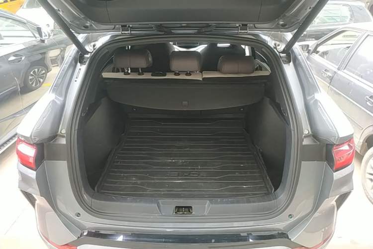 Used BYD Song PLUS New Energy 2025 DM-i 112KM Prestige Model Trunk